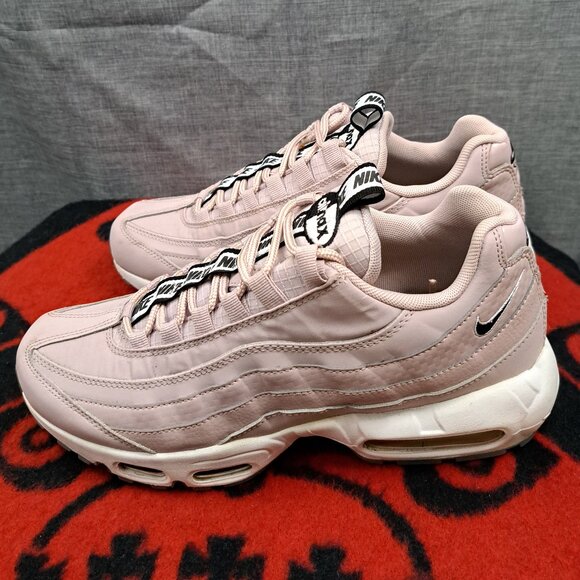 Size 8.5 Men Nike Air Max 95 SE Particle Rose Black Suede Leather (AQ4129-600) - Picture 1 of 11